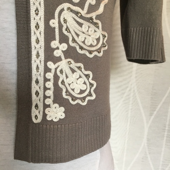 Short-sleeve crop cardigan with white embroidery - Picture 4 of 6